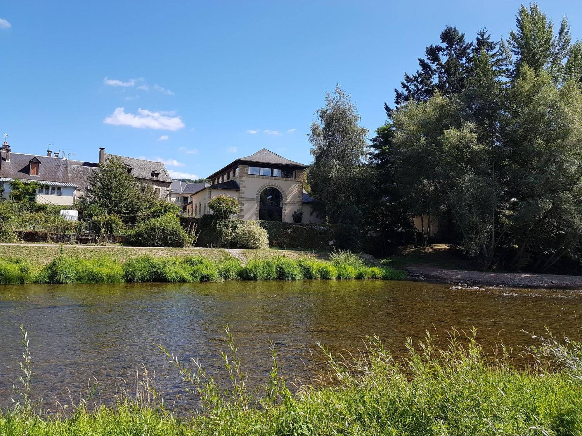 Riverrun Saint-Geniez-dʼOlt Exterior foto